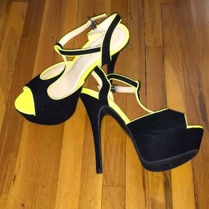Shoe Dazzle Black and Neon Yellow Shoe